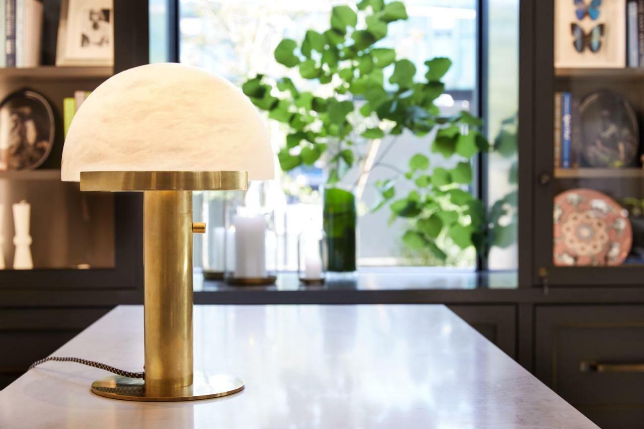 波士顿惠特尼酒店 外观 照片 A table lamp