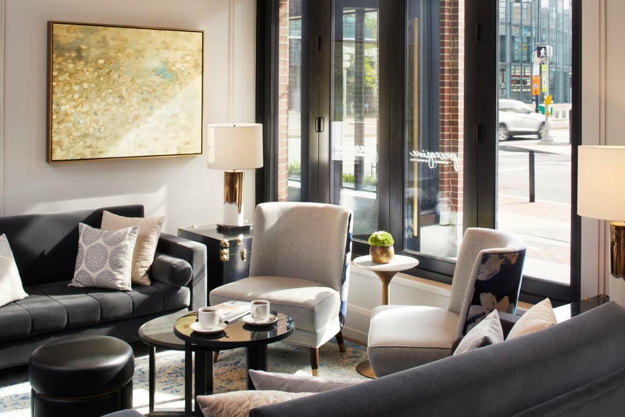 波士顿惠特尼酒店 外观 照片 The living room of a model apartment at 100 East 57th Street