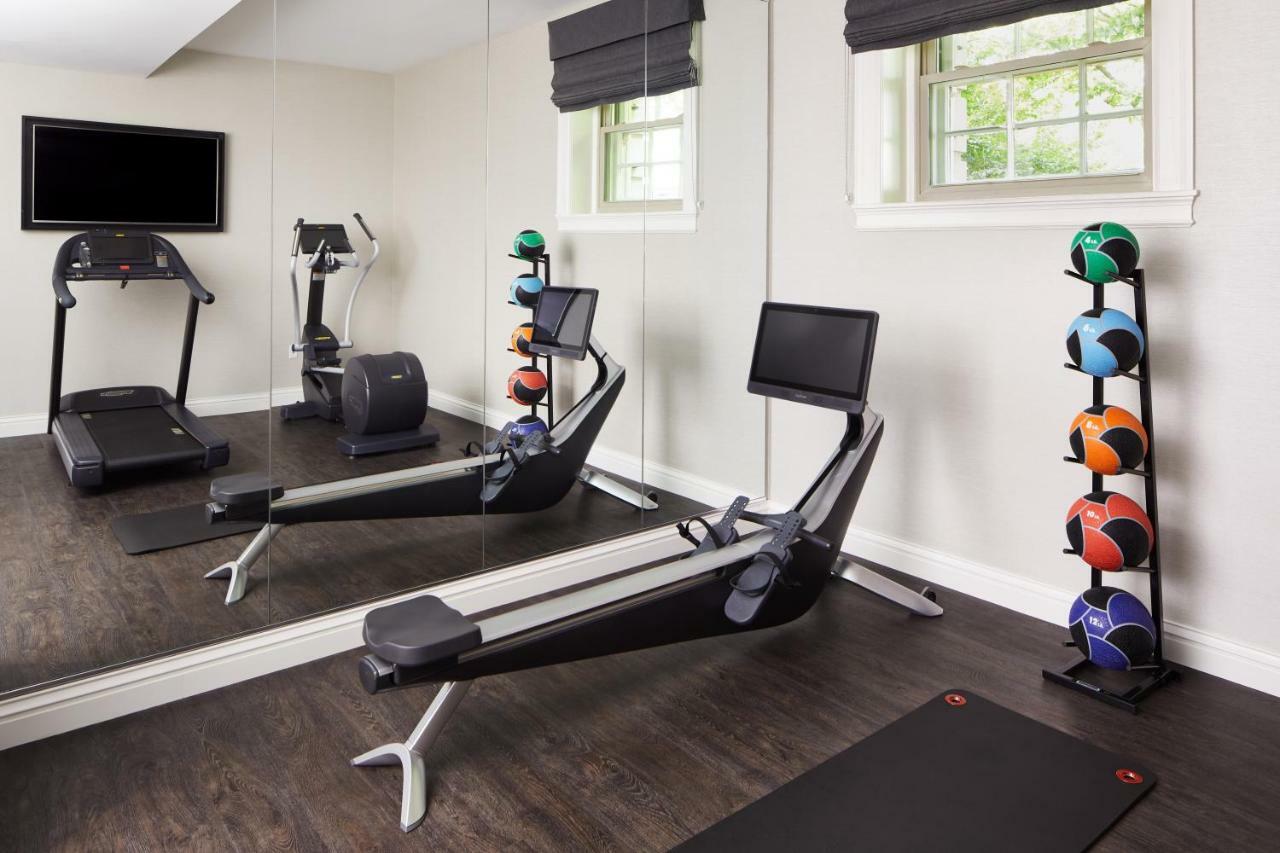 波士顿惠特尼酒店 外观 照片 A home gym