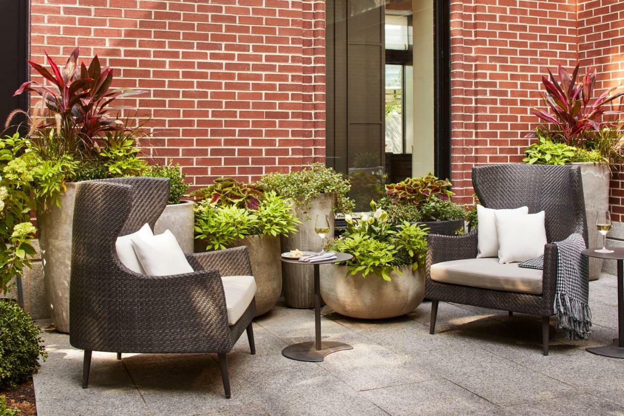 波士顿惠特尼酒店 外观 照片 The outdoor terrace at the 100 East 53rd Street building