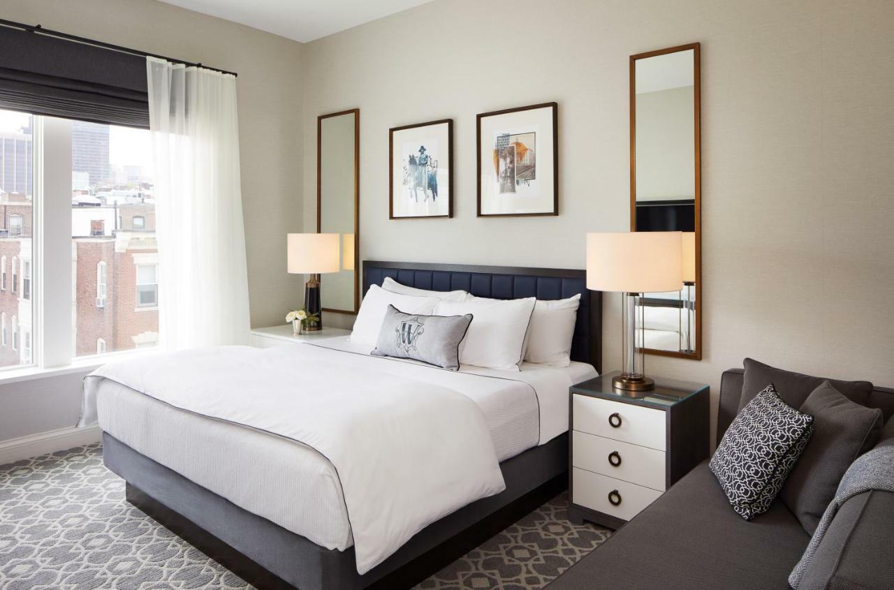 波士顿惠特尼酒店 外观 照片 A bedroom at the Hotel Commonwealth