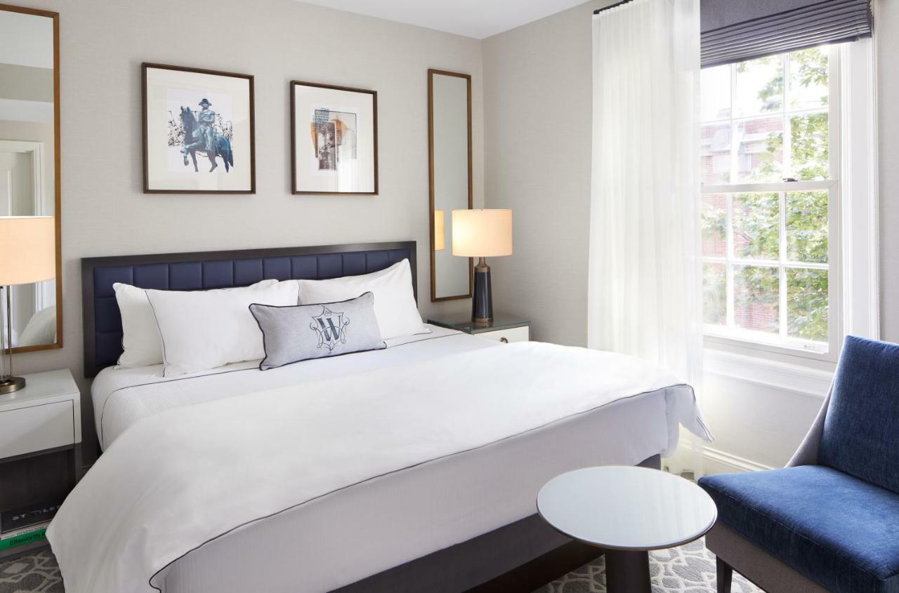 波士顿惠特尼酒店 外观 照片 A bedroom at the Hotel Commonwealth